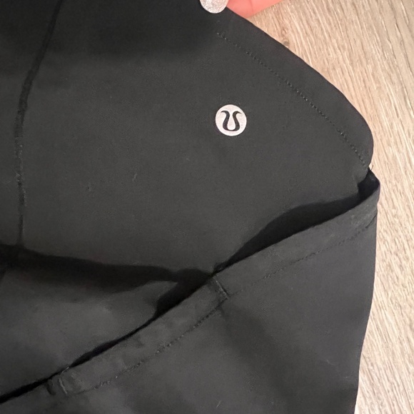 LULULEMON Speed Up Lined Short Size 8 - Picture 3 of 4